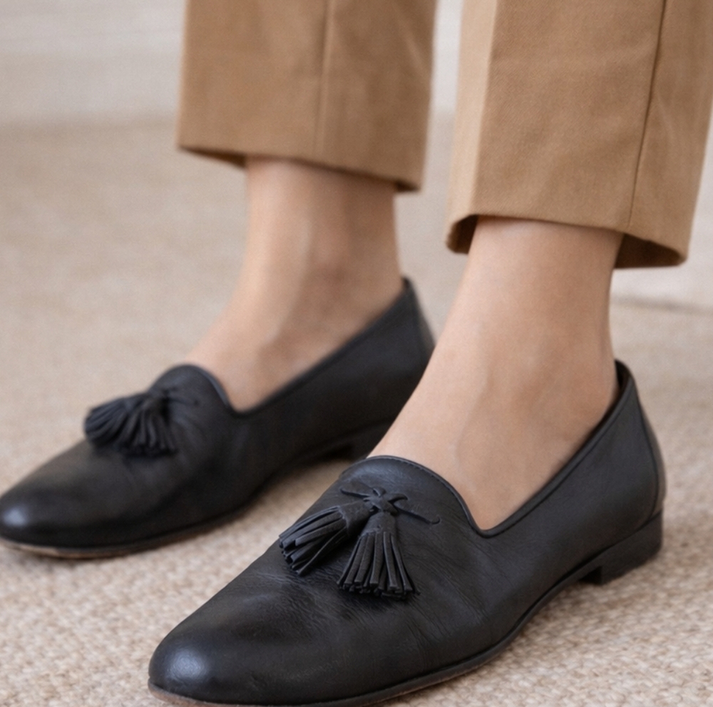 Cole Haan Black Leather Tassel Loafers Classic Minimalist Flats Size 9 AAA